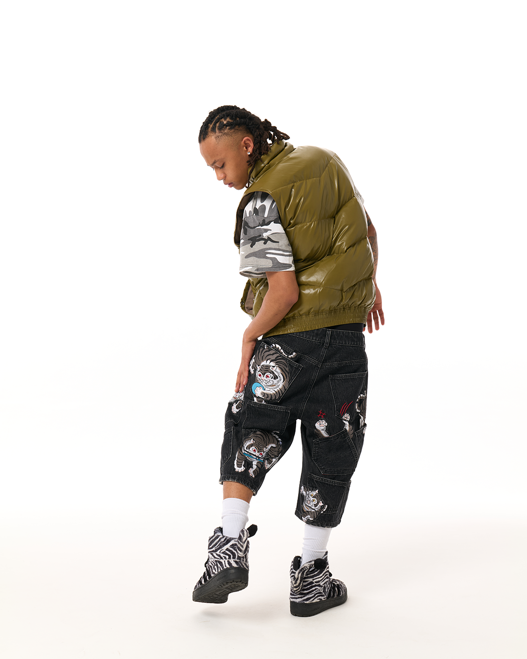 “Tora” grey embroidery jorts PREORDER